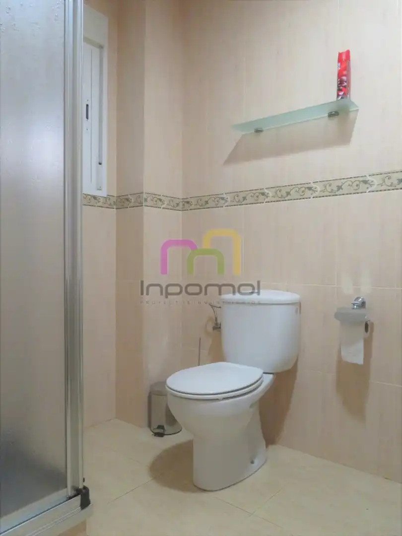 Baño de Casa adosada en venta en La Albuera con Aire acondicionado, Calefacción y Terraza