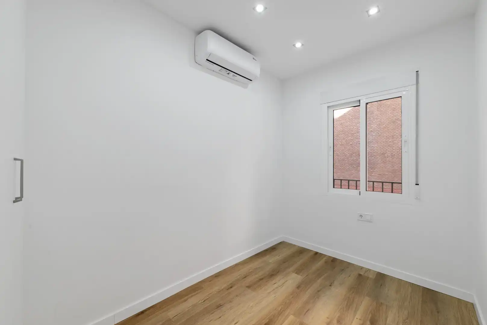 Dormitori de Apartament en venda en Fuengirola amb Aire condicionat