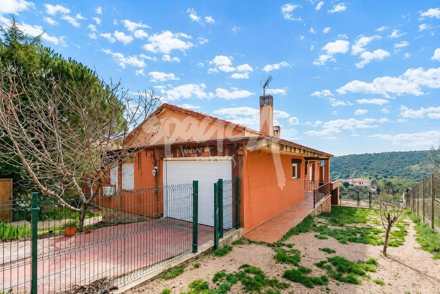 Exterior view of Houses for sale in Robledo de Chavela  with Heating, Private garden and Terrace