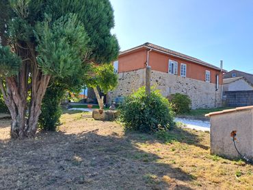 Country house for sale in Teo