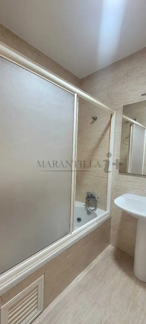 Bathroom of Flat for sale in Lepe  with Air Conditioner, Terrace and Washing machine