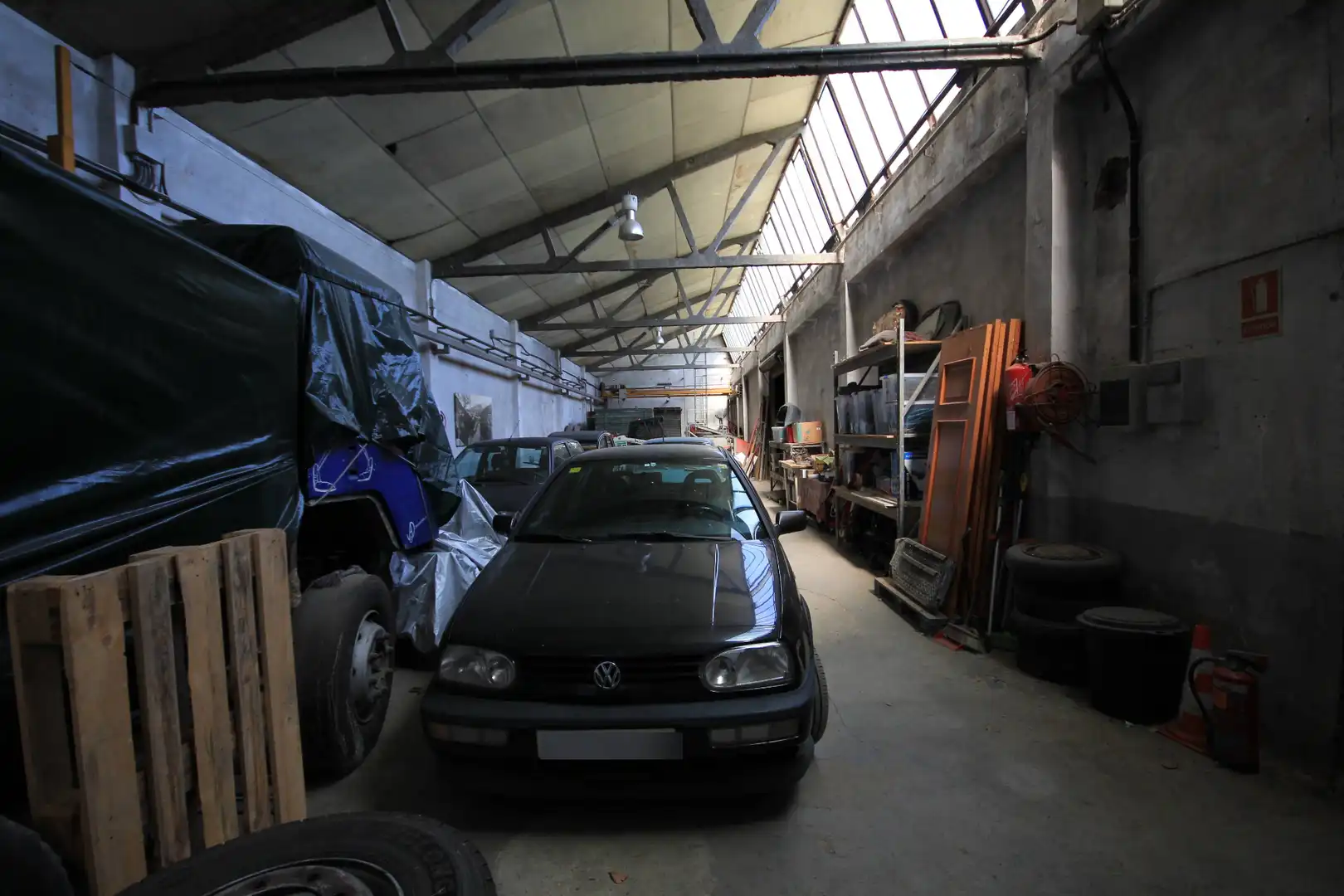 Parking de Nave industrial en venta en La Roca del Vallès con Alarma