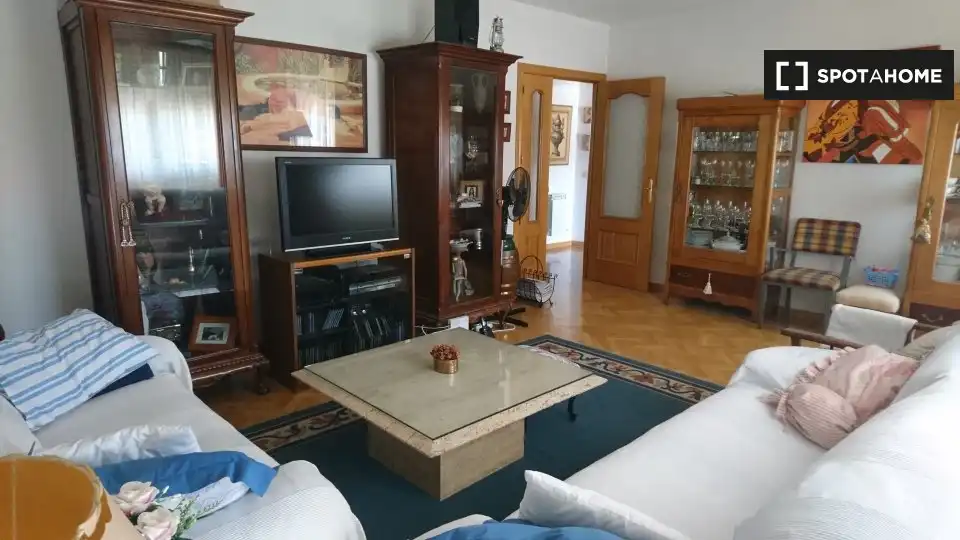 Living room of Flat for share in Alcalá de Henares  with Air Conditioner, Heating and Furnished