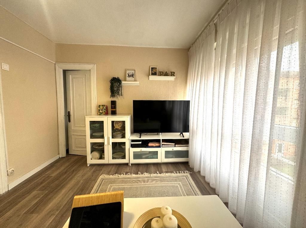 Living room of Flat for sale in Los Corrales de Buelna   with Heating and Parquet flooring