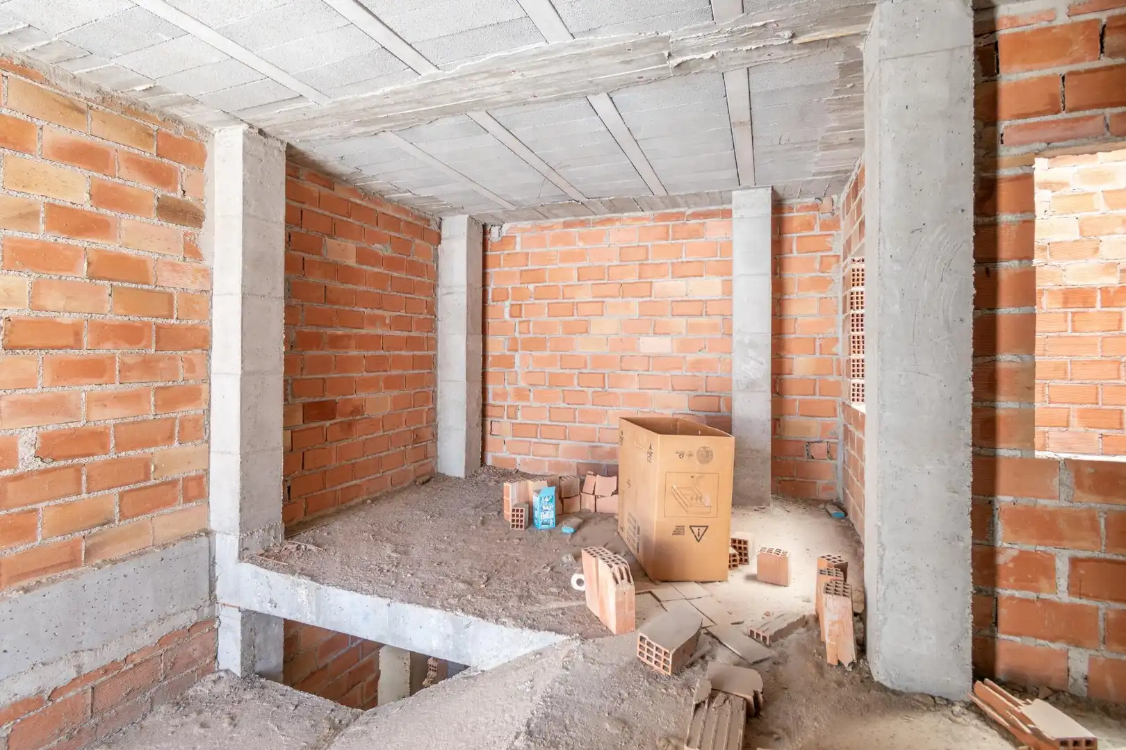 Buildings for sale in La Peza