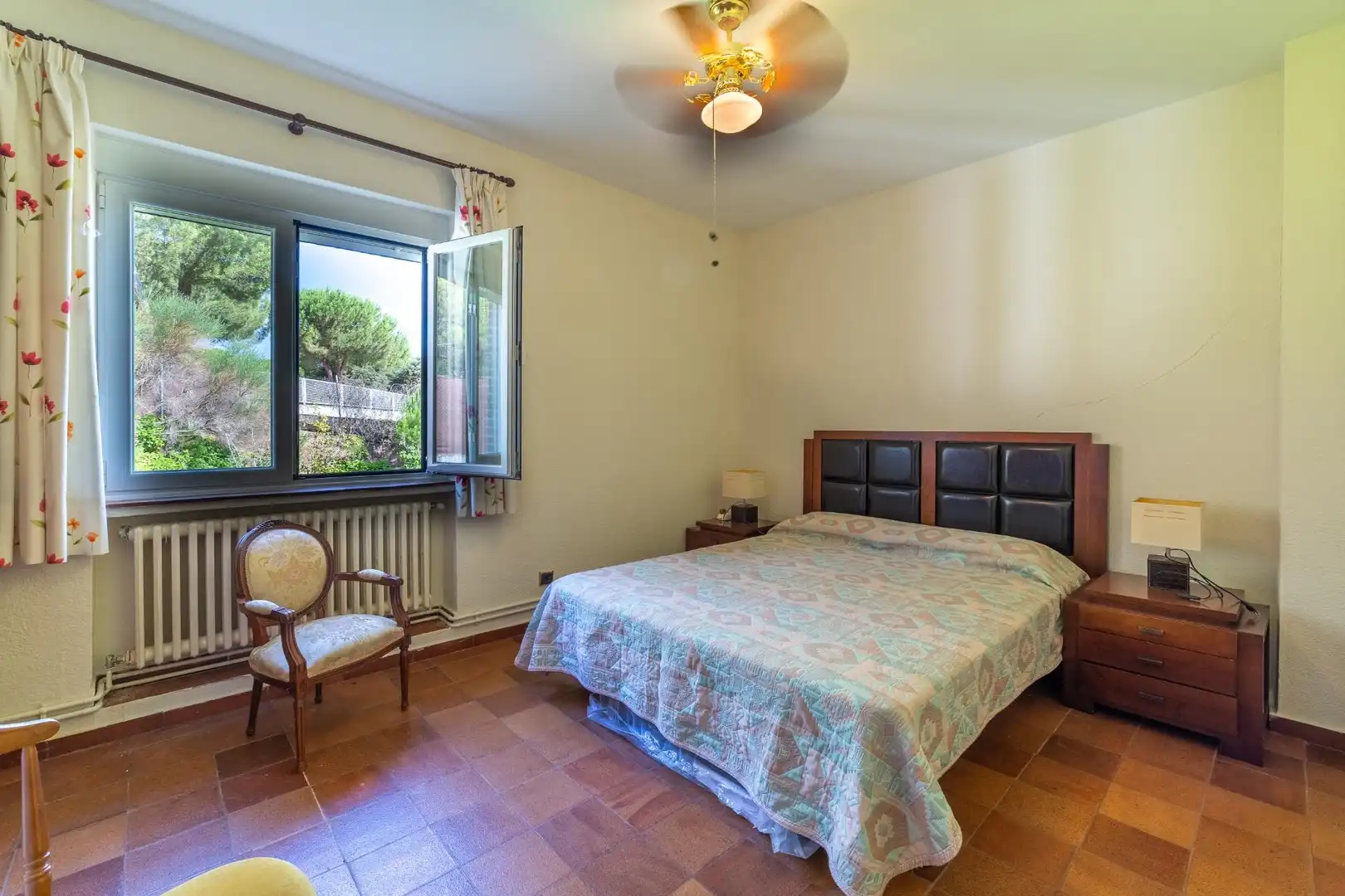 Dormitori de Casa o xalet en venda en Tudela de Duero amb Calefacció, Jardí privat i Terrassa