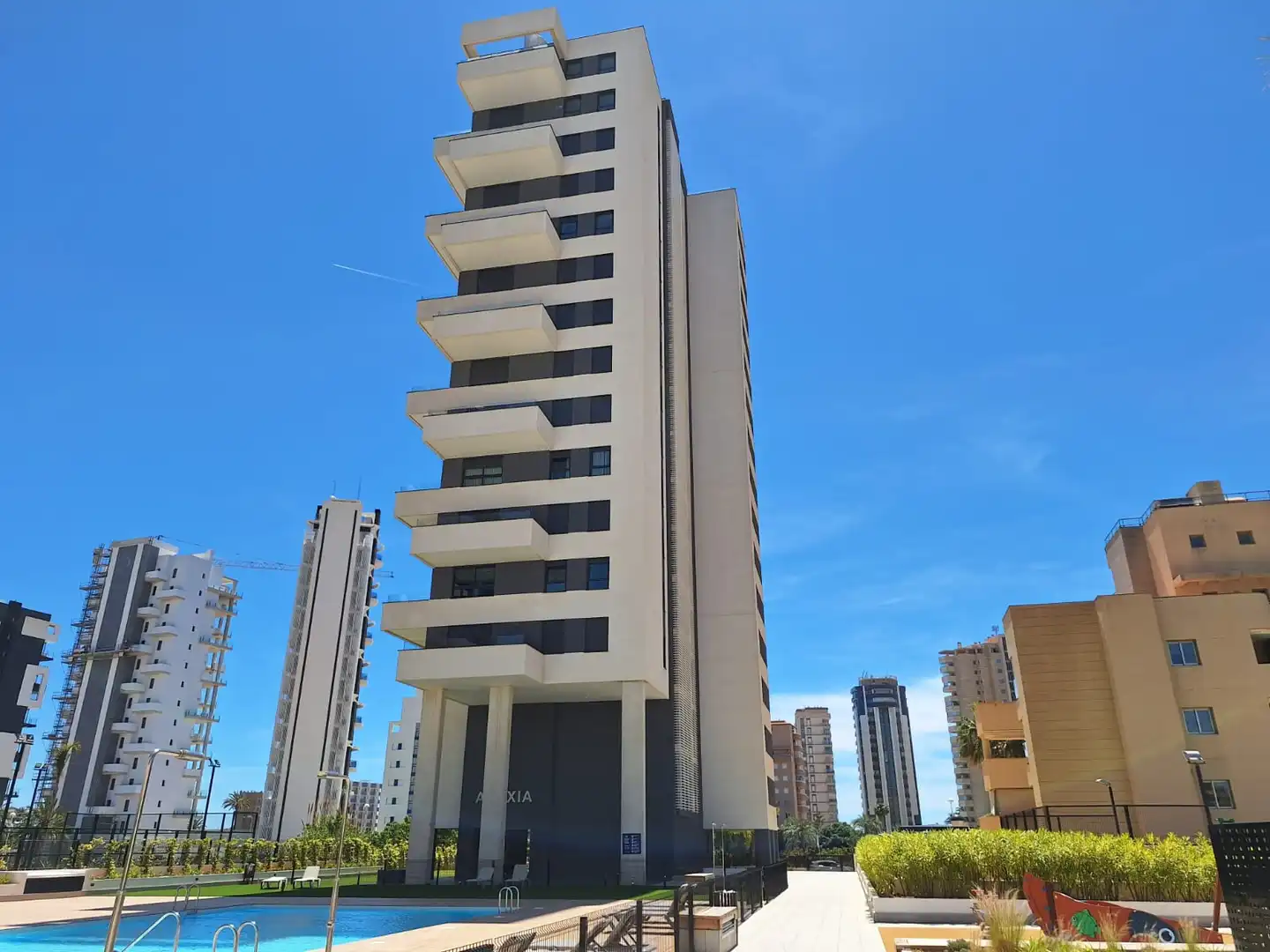 Apartamento con terraza en venta en Marisol Park - Ortembach - Los Almendros
