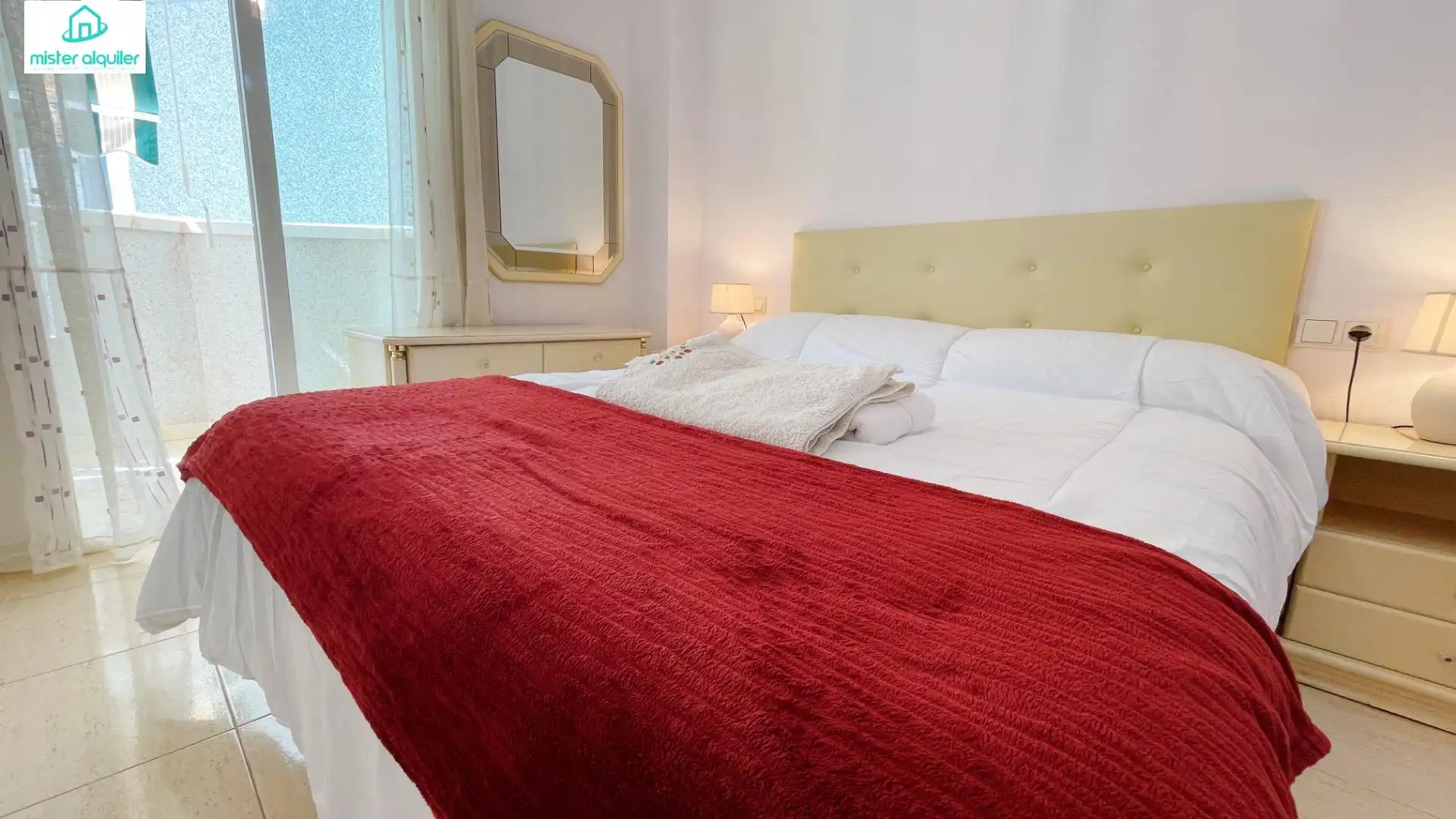 Dormitori de Apartament de lloguer en El Campello amb Aire condicionat, Calefacció i Terrassa