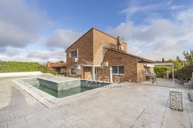 Casa-chalet en Venta en Hita