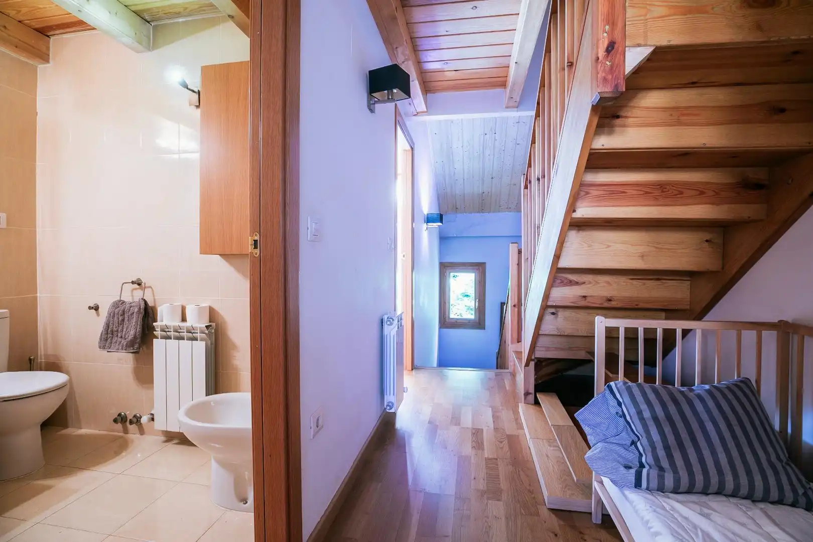 Casa adosada en venda en Villanúa amb Calefacció, Jardí privat i Parquet