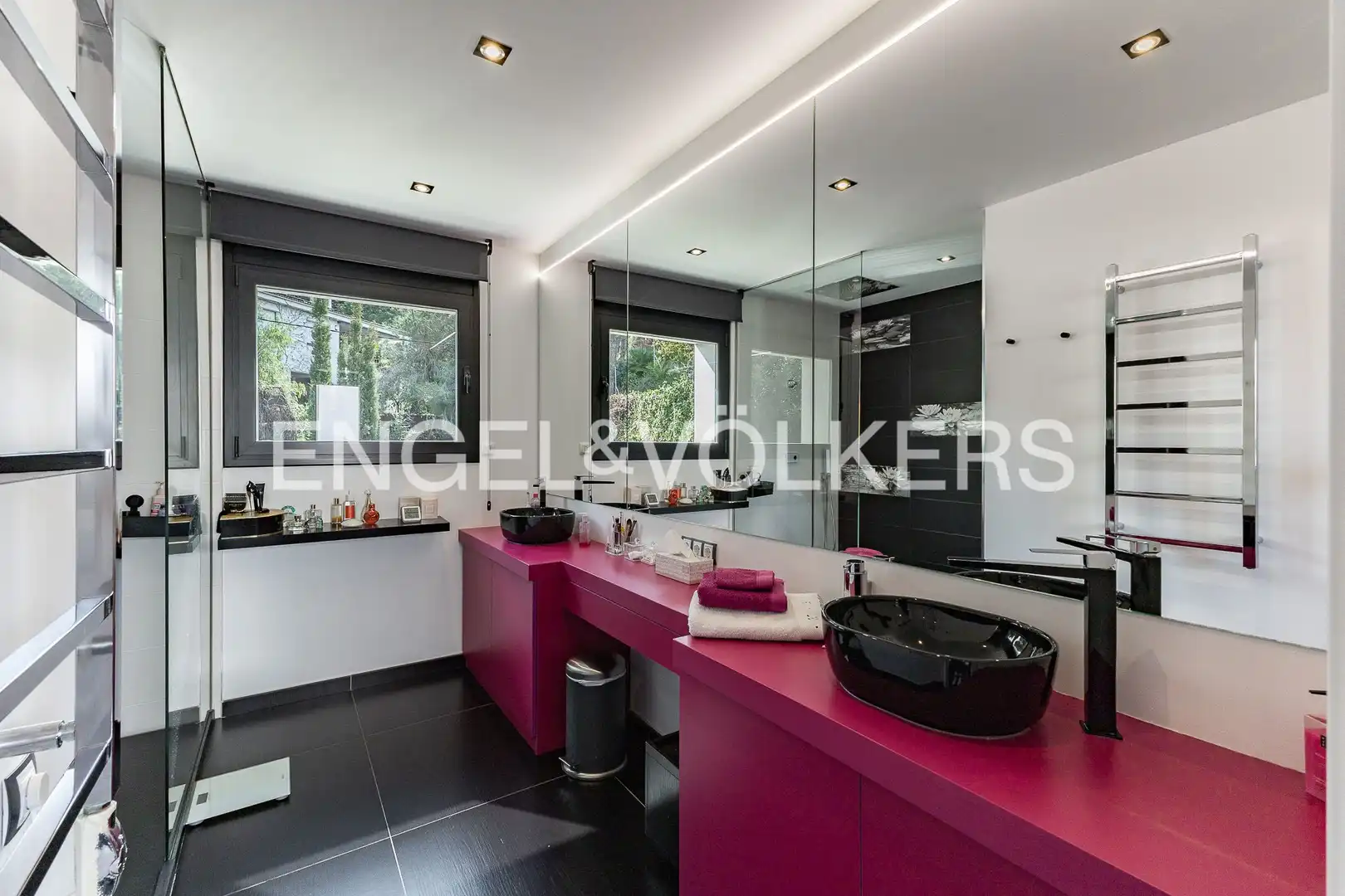 Bathroom of Houses for rent in Cabrils  with Air Conditioner, Heating and Private garden