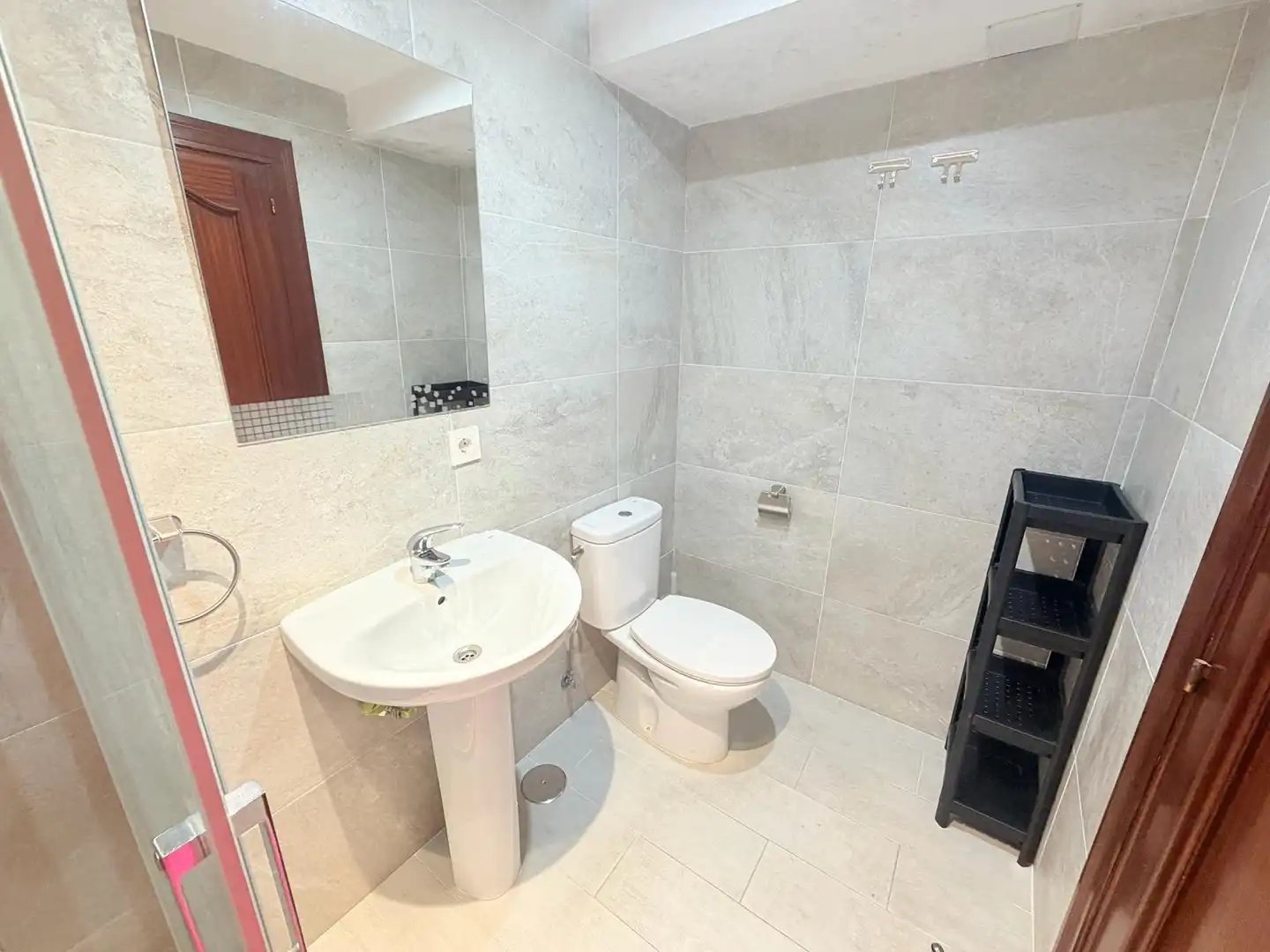 Bathroom of Flat for sale in Oviedo   with Balcony