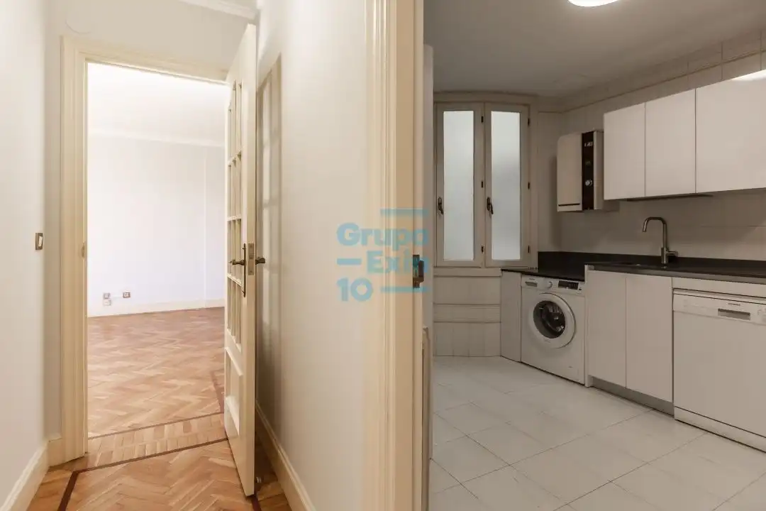 Piso de alquiler en Donostia - San Sebastián  con Balcón