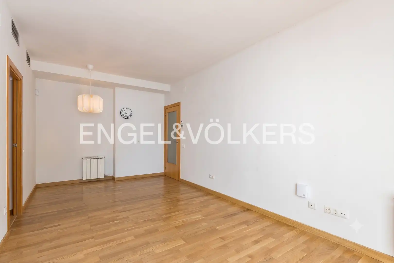 Sala d'estar de Pis en venda en Barcelona amb Aire condicionat, Calefacció i Parquet