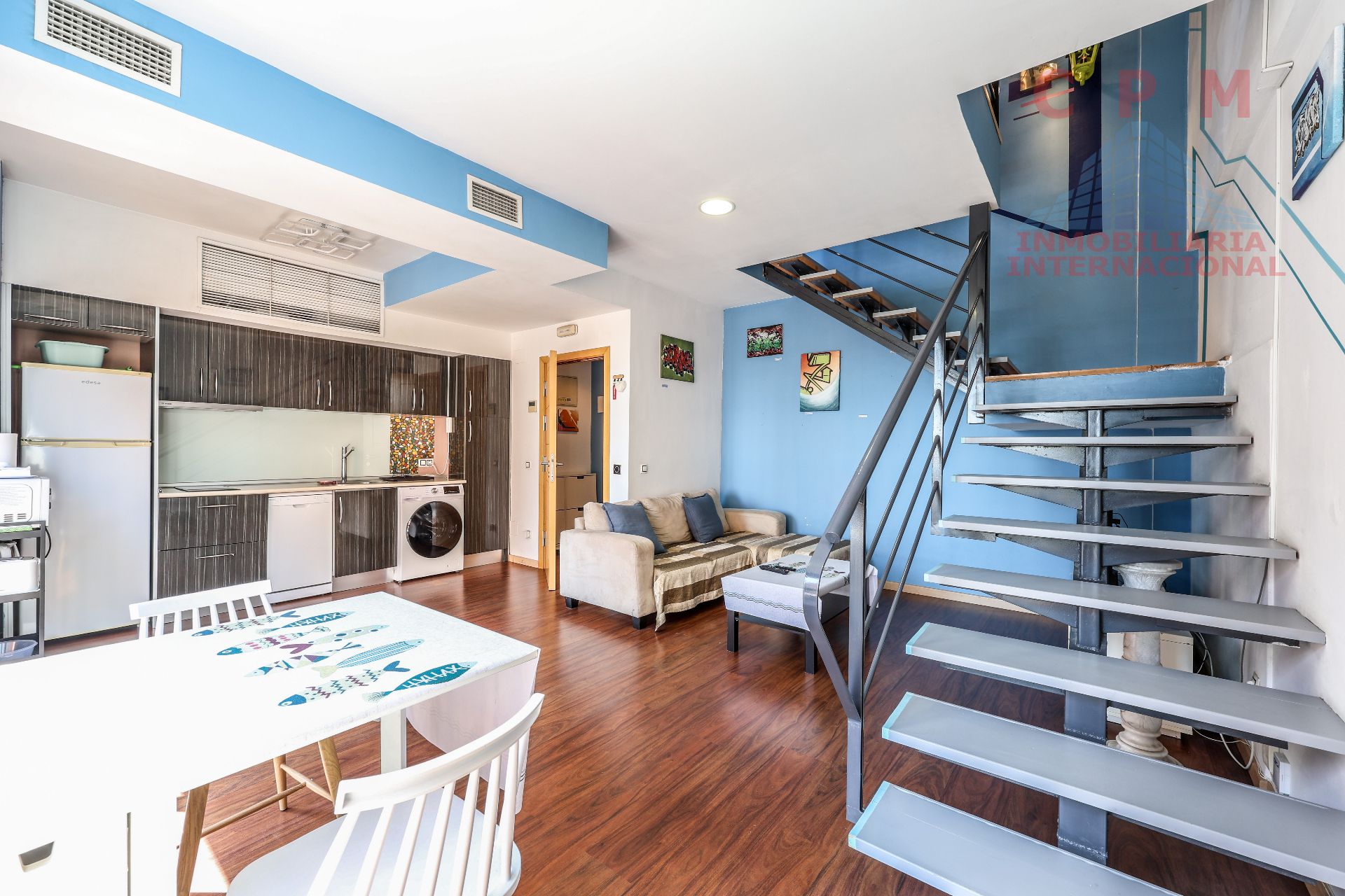 Sala d'estar de Àtic de lloguer en  Madrid Capital amb Aire condicionat, Calefacció i Parquet