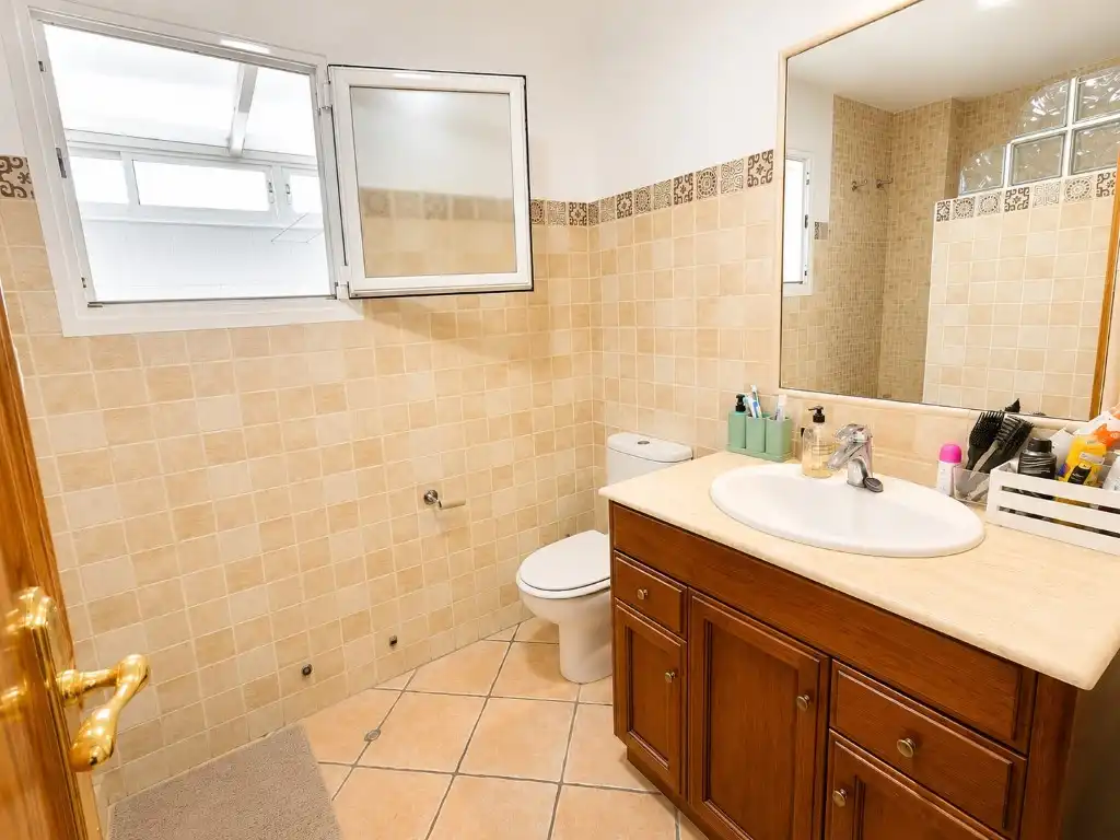 Baño de Piso en venta en Bellreguard con Aire acondicionado, Terraza y Balcón