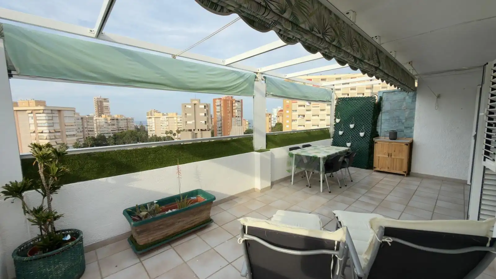 Terrasse von Wohnung zum Verkauf in Alicante / Alacant mit Klimaanlage, Heizung und Privatgarten