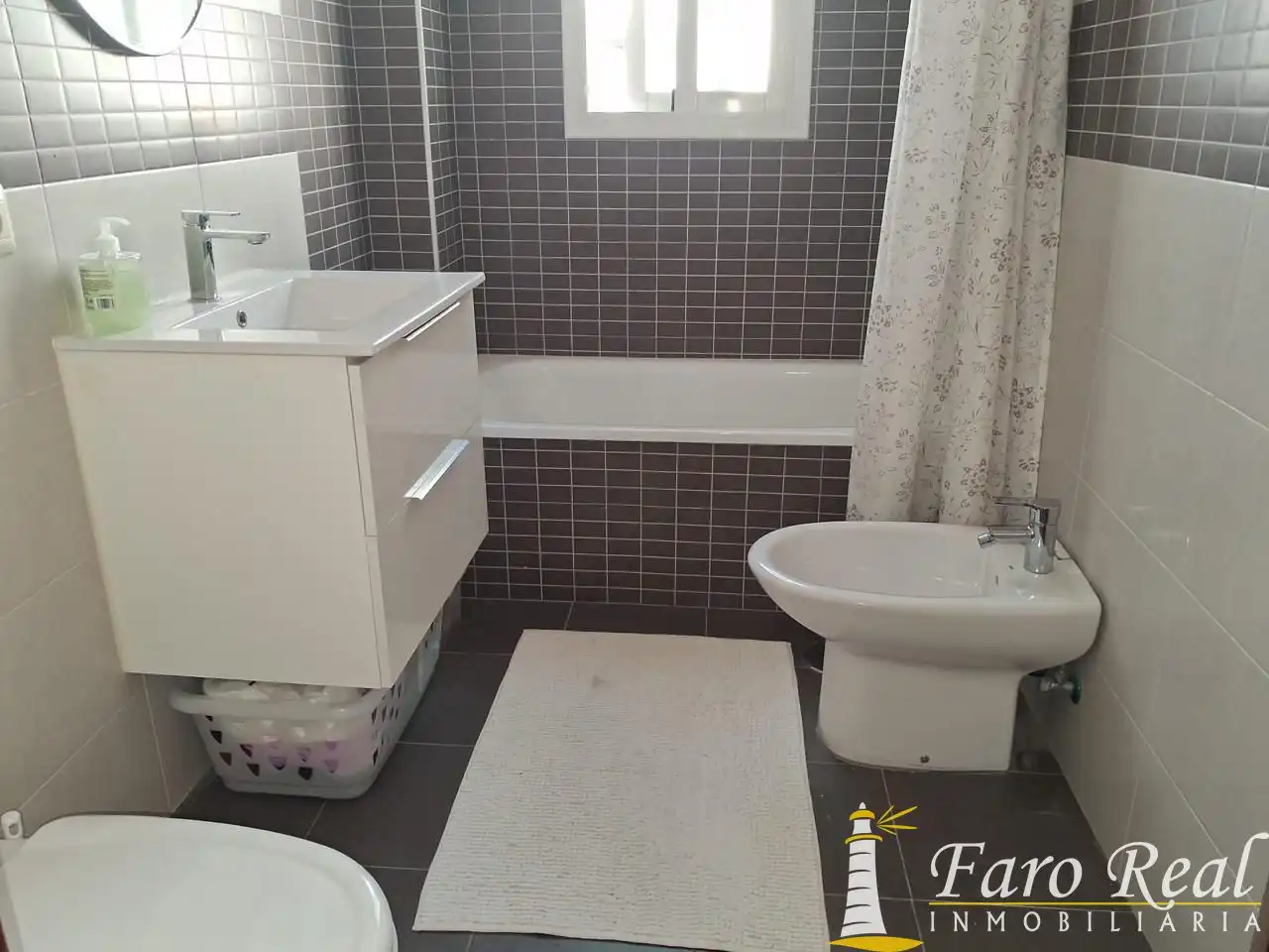 Badezimmer von Dachboden zum Verkauf in Sanlúcar de Barrameda mit Terrasse und Abstellraum