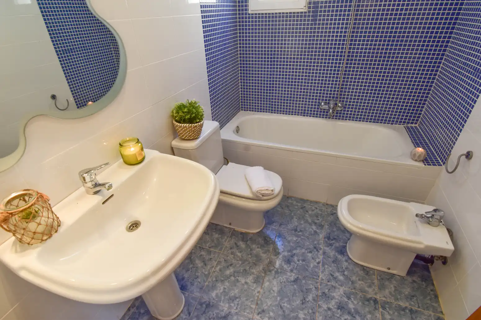 Bathroom of Detached homes for sale in Emperador  with Heating, Terrace and Balcony