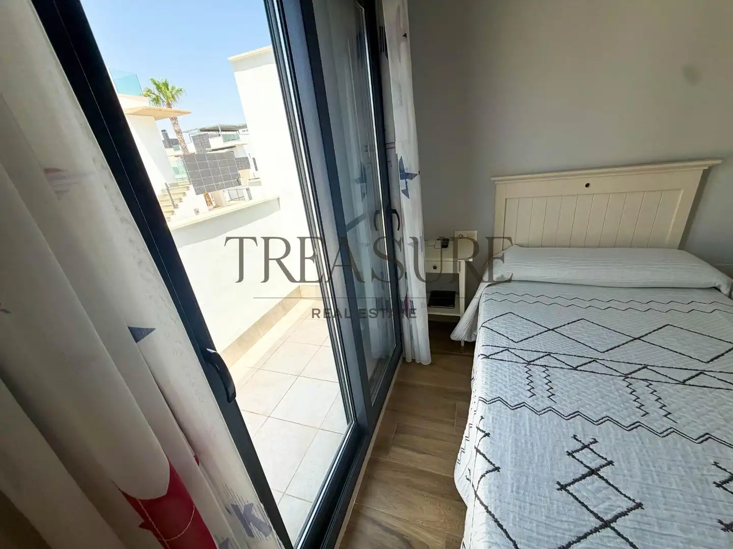 Habitación de Casa o chalet en venta en Pilar de la Horadada con Calefacción, Jardín privado y Terraza