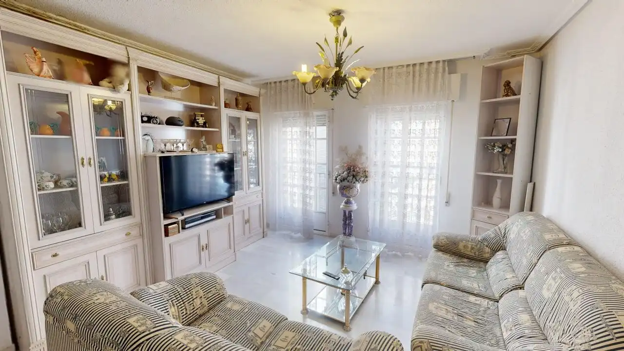Flat for sale in C/ Los Hornos