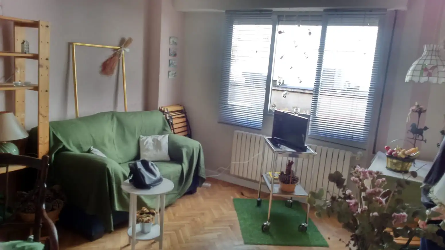 Sala de estar de Apartamento de alquiler en Zaragoza con Calefacción, Parquet y Amueblado