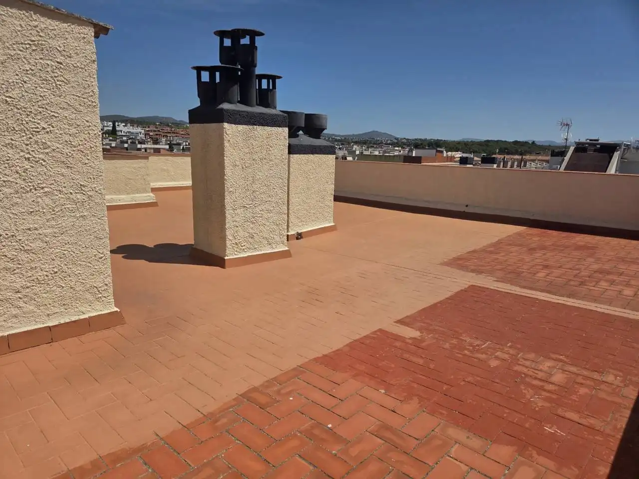 Terrasse von Wohnung zum Verkauf in Cubelles mit Heizung, Parkett und Abstellraum