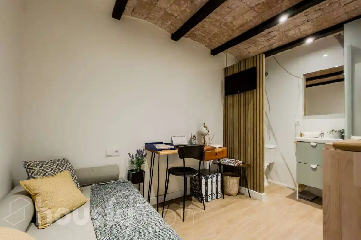 Schlafzimmer von Erdgeschoss zum Verkauf in Barcelona