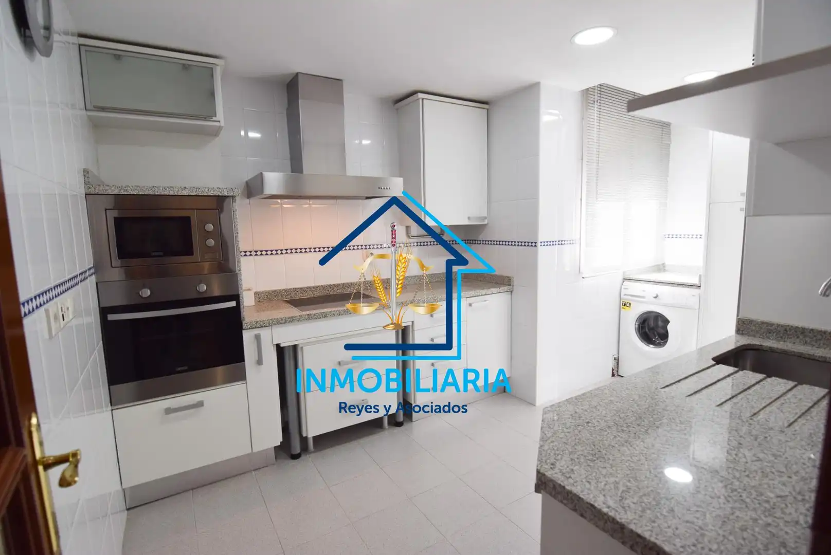 Kitchen of Flat for rent in Córdoba  with Air Conditioner, Furnished and Balcony