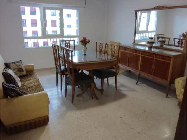 Piso en Venta en Calle NOU D'OCTUBRE en Beniopa - Sant Pere