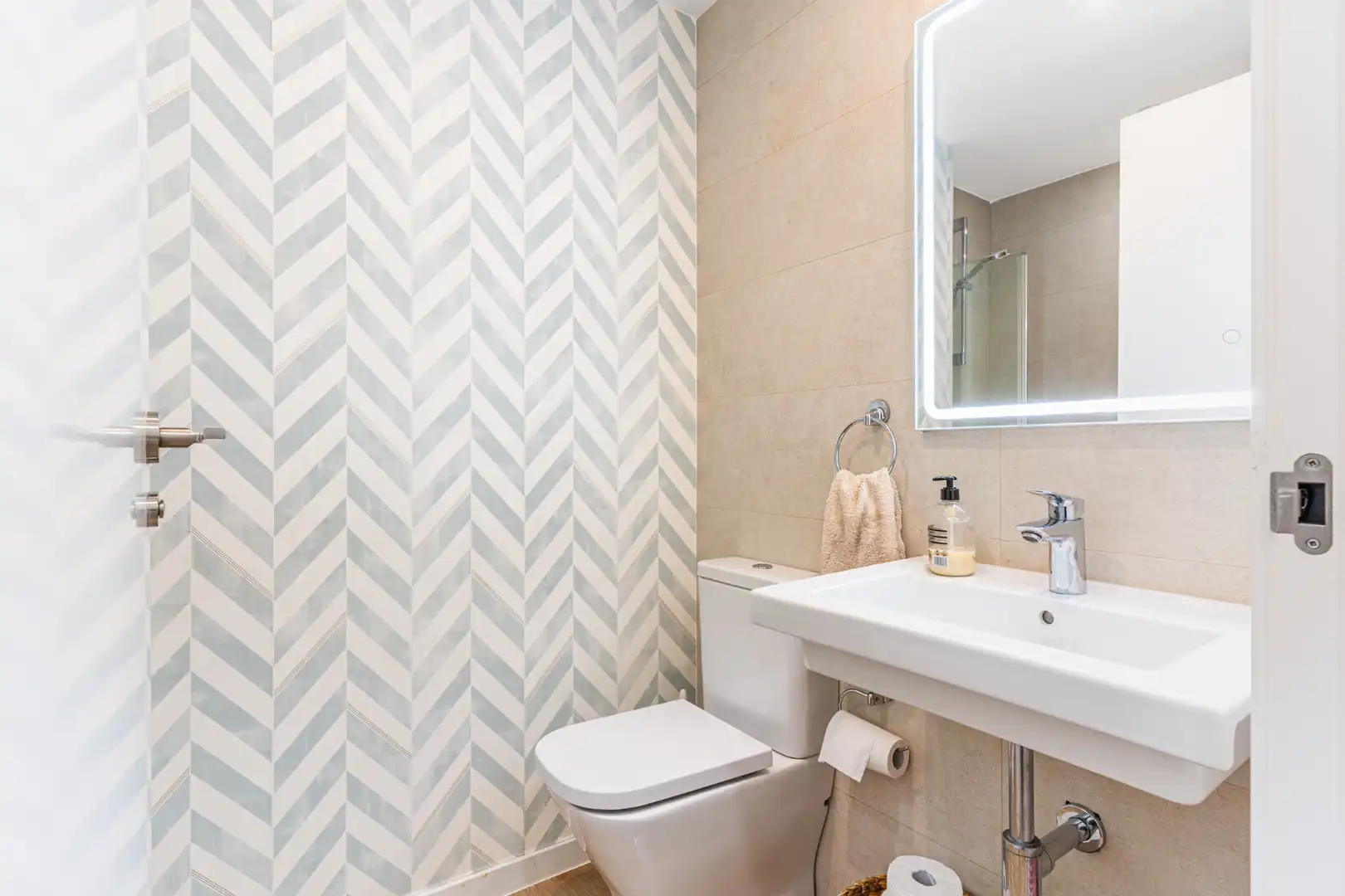 Bathroom of Flat for sale in Las Rozas de Madrid  with Air Conditioner, Heating and Private garden