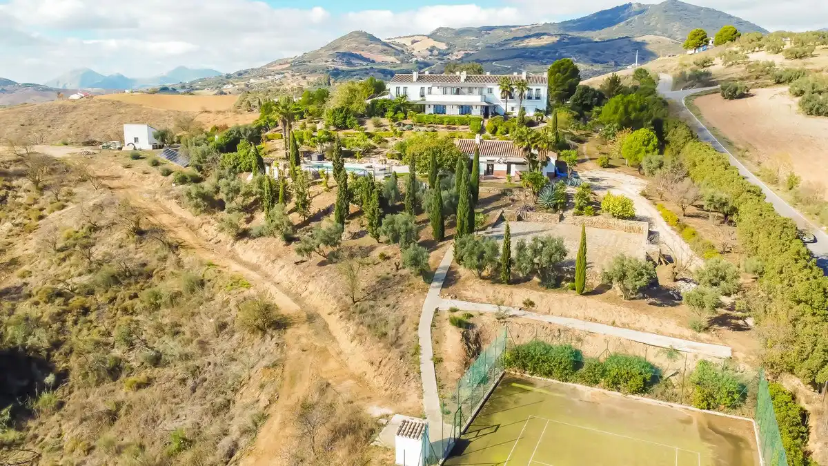 Vista exterior de Finca rústica en venda en Villanueva de la Concepción amb Aire condicionat, Jardí privat i Terrassa