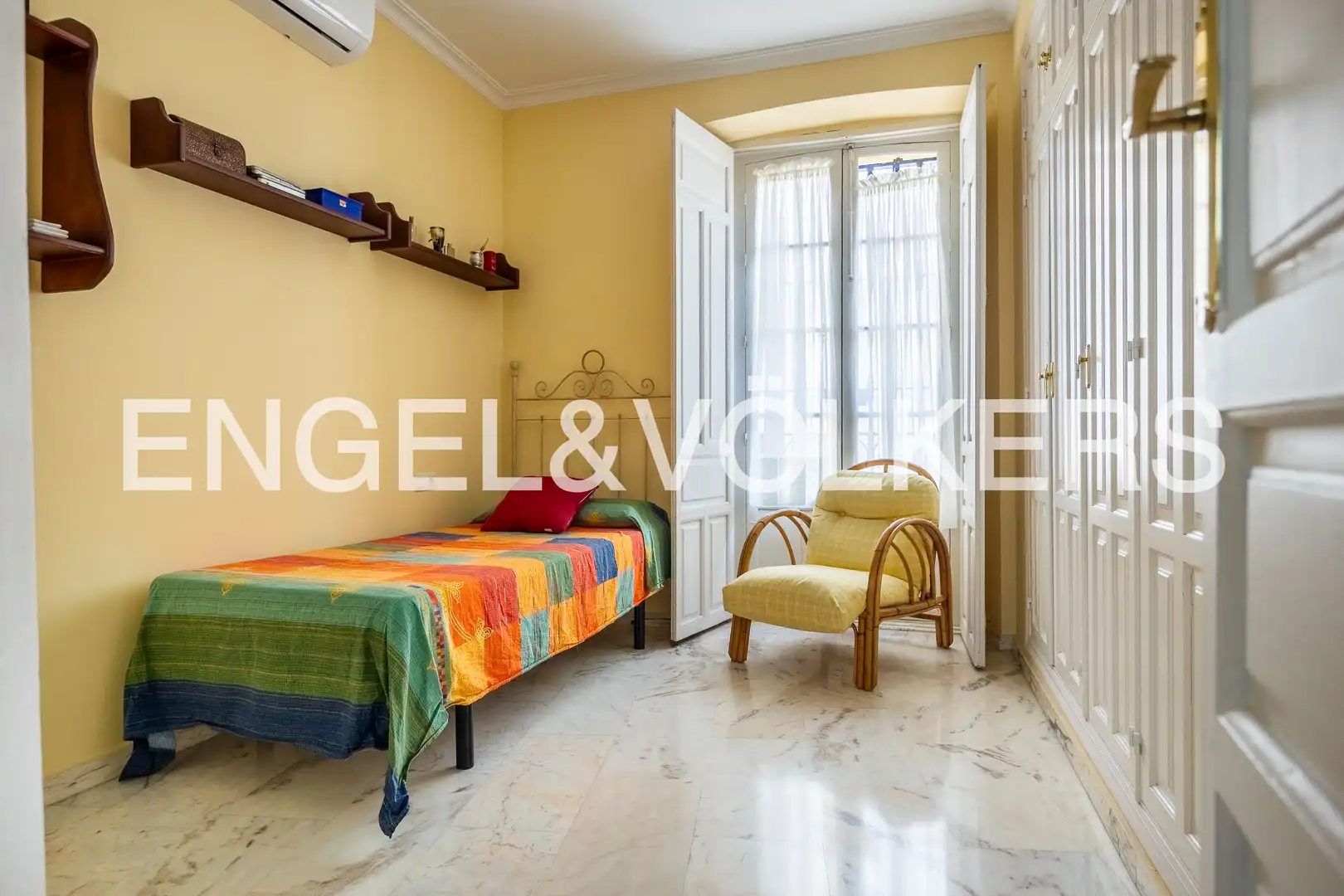 Schlafzimmer von Haus oder Chalet zum Verkauf in Sevilla mit Klimaanlage, Heizung und Balkon