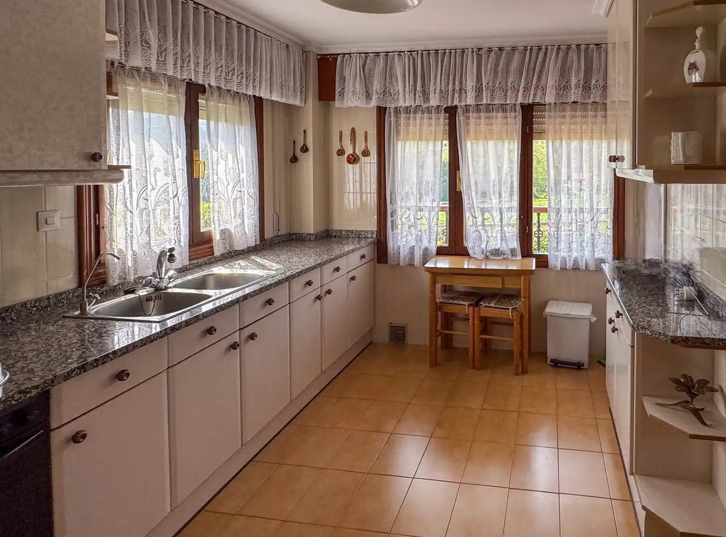 Cocina de Casa o chalet en venta en Alfoz de Lloredo con Jardín privado