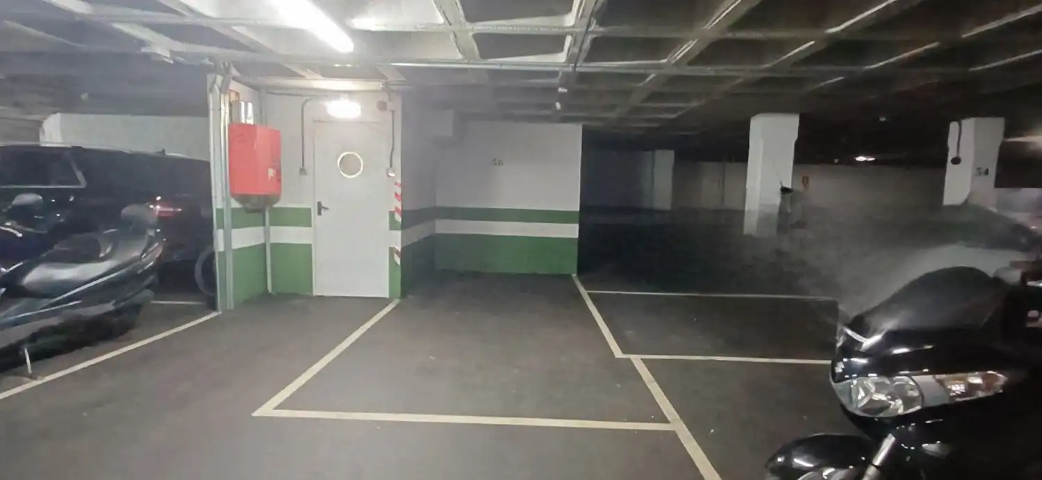 Garage zum Verkauf in Barrio del Centro