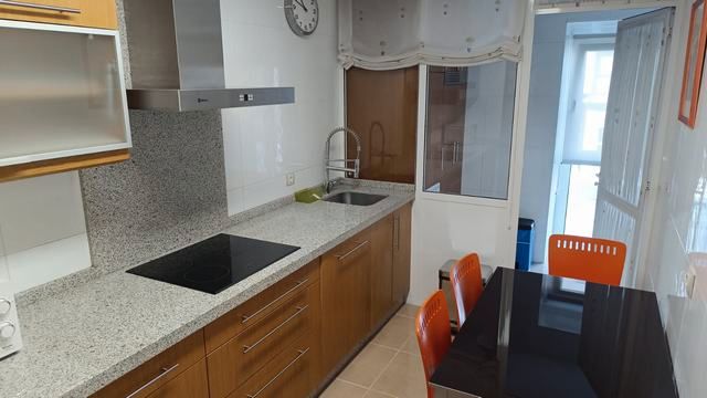 Kitchen of Flat to rent in Santiago de Compostela   with Furnished, Oven and Washing machine