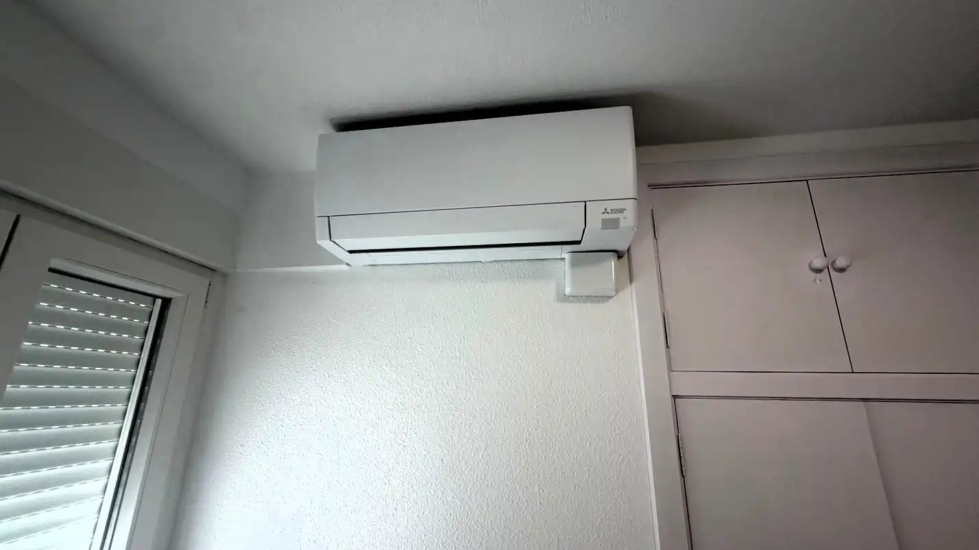 Balcony of Flat for rent in Valencia  with Air Conditioner, Terrace and Furnished