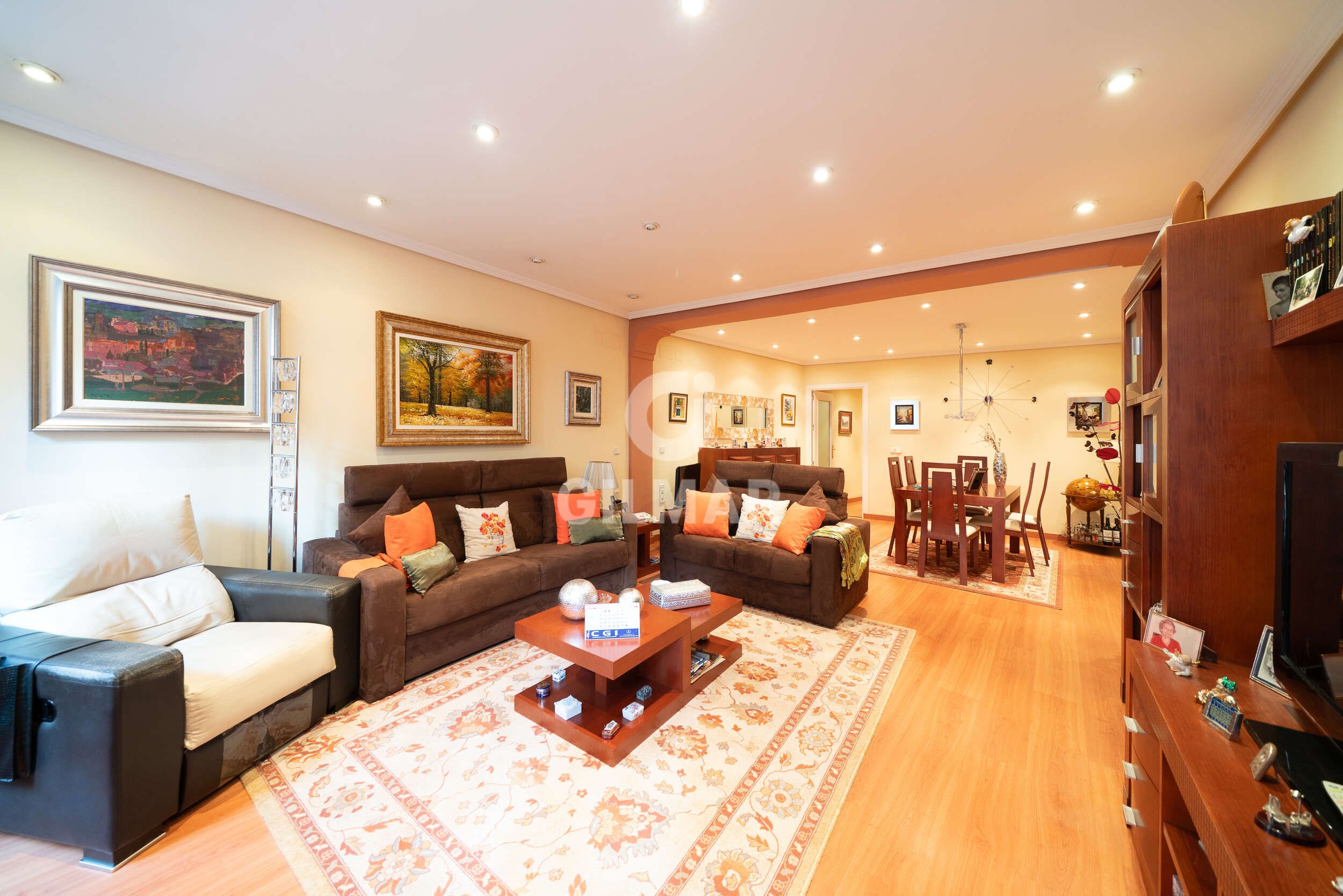 Sala de estar de Piso en venta en  Madrid Capital con Calefacción y Trastero