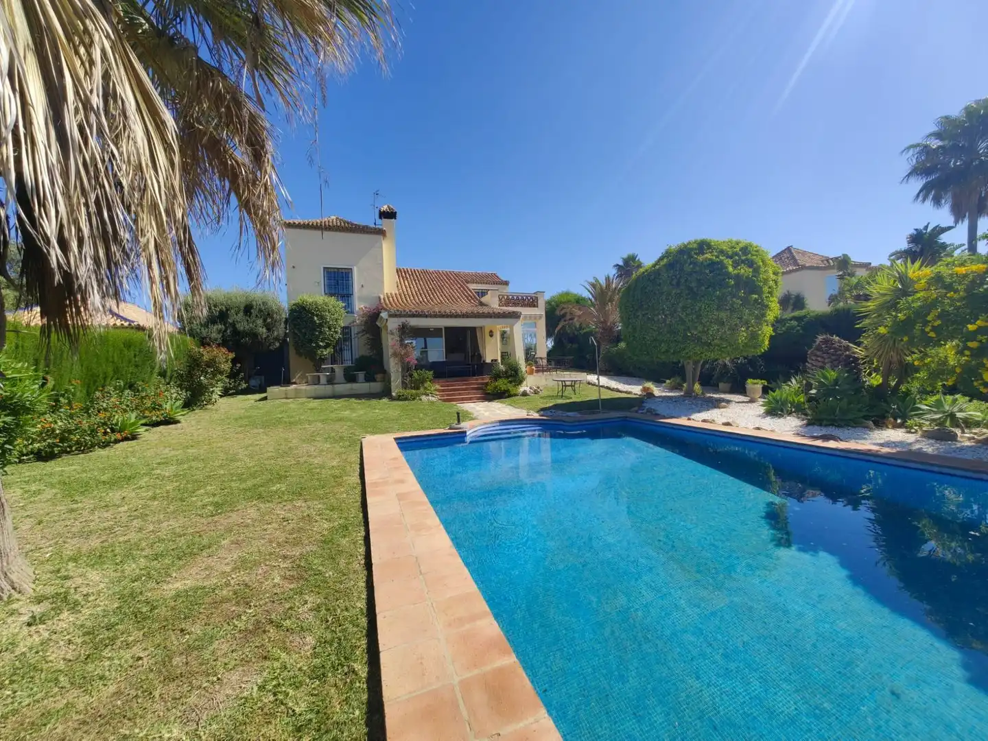 Jardí de Casa o xalet en venda en Estepona amb Aire condicionat, Jardí privat i Terrassa
