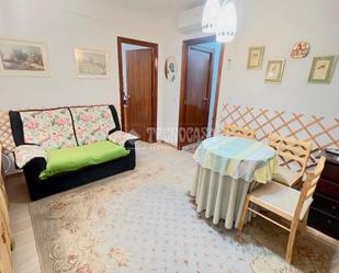 Living room of Flat for sale in  Madrid Capital