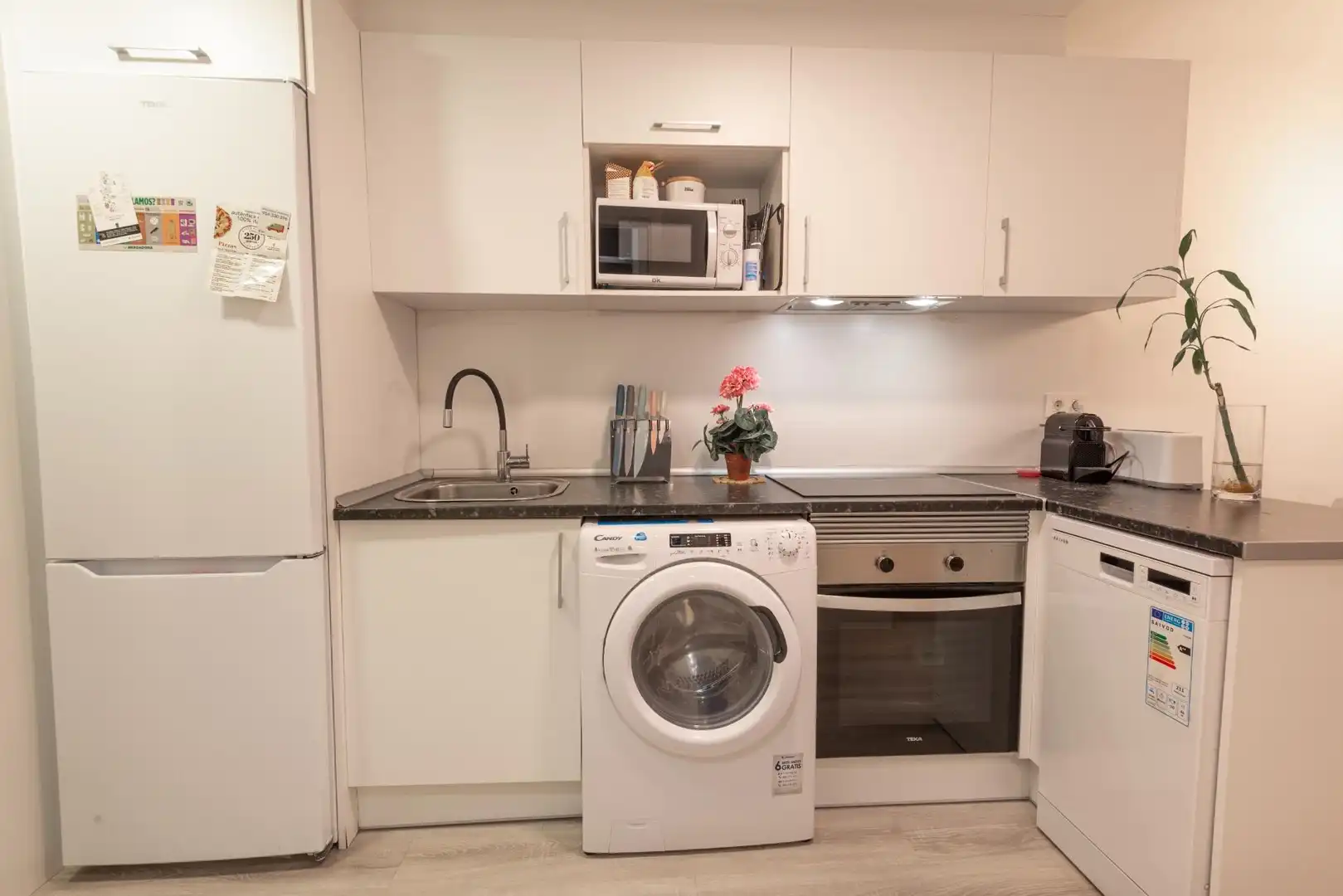 Kitchen of Flat for rent in Boadilla del Monte  with Heating, Private garden and Storage room