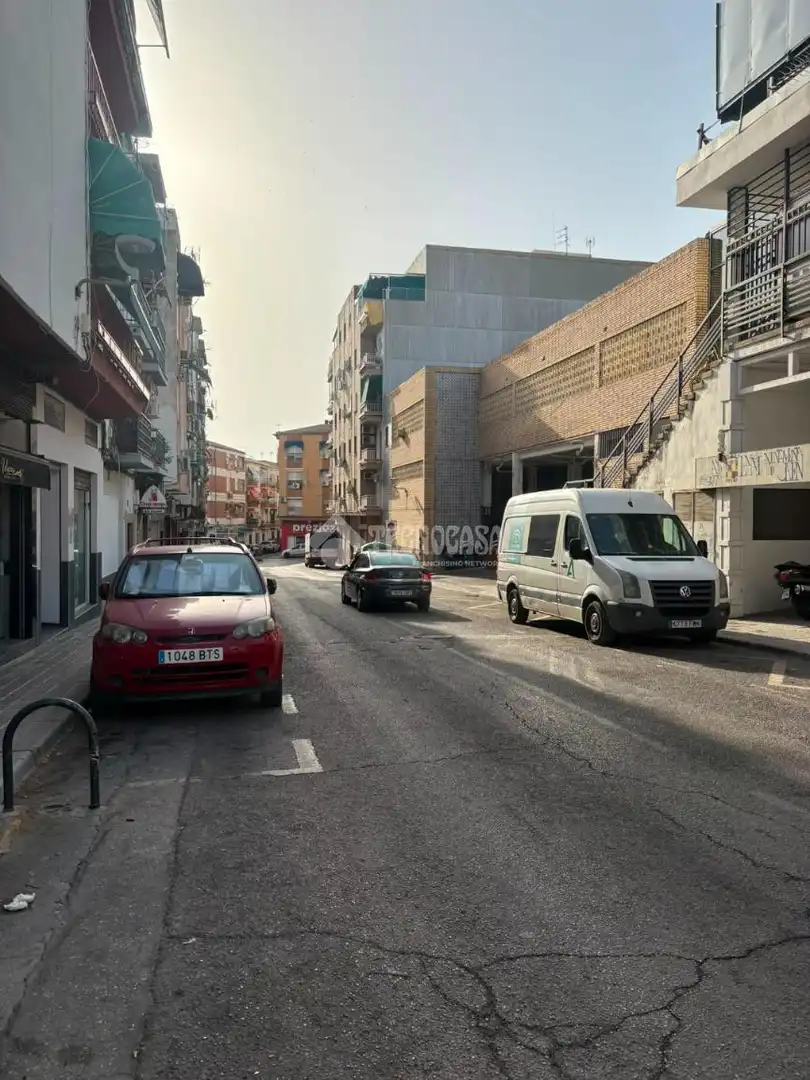 Vista exterior de Pis en venda en Jaén amb Aire condicionat i Terrassa