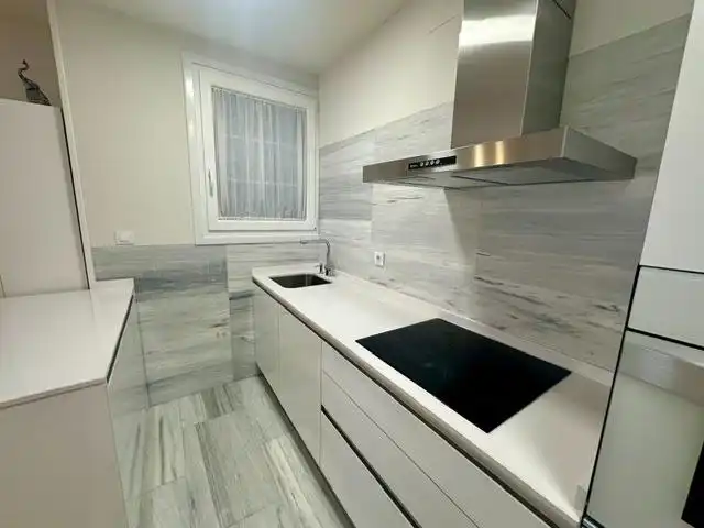 Küche von Wohnung zum Verkauf in Burgos mit Heizung, Parkett und Möbliert