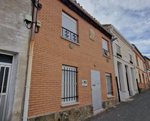 Vista exterior de Casa o xalet en venda en Alaraz amb Terrassa i Traster