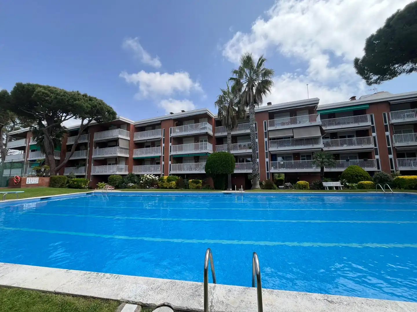 Piscina de Apartament en venda en Gavà amb Aire condicionat, Calefacció i Terrassa