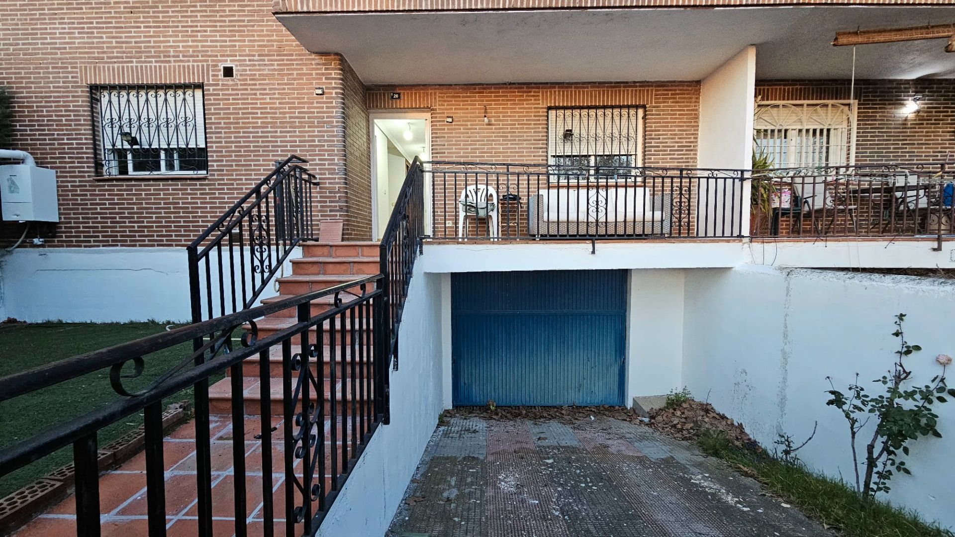 Vista exterior de Casa o xalet en venda en Torrejón de Velasco amb Calefacció, Jardí privat i Terrassa