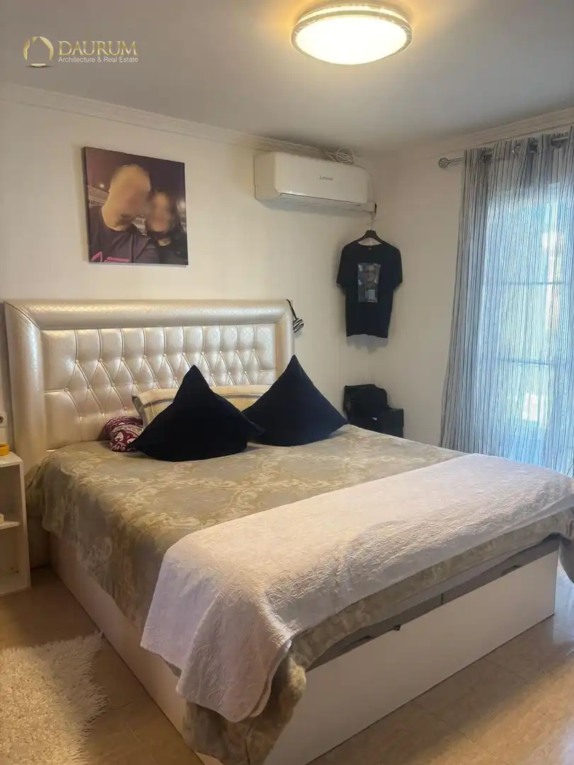 Dormitori de Casa adosada en venda en Vélez-Málaga amb Aire condicionat, Terrassa i Piscina
