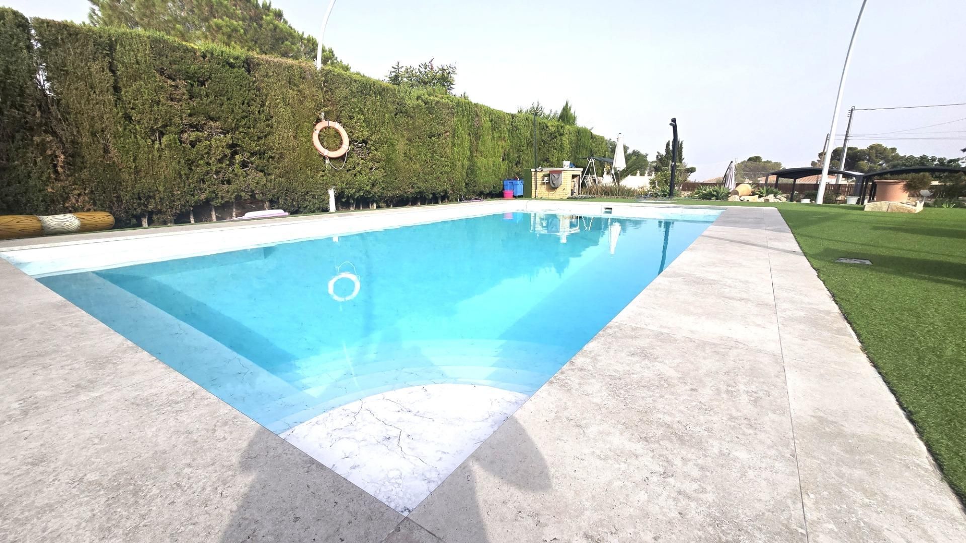 Piscina de Casa o xalet en venda en San Vicente del Raspeig / Sant Vicent del Raspeig amb Aire condicionat, Calefacció i Jardí privat