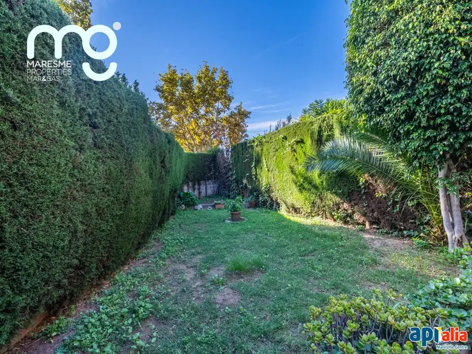 Jardí de Casa adosada en venda en El Masnou amb Calefacció, Jardí privat i Terrassa