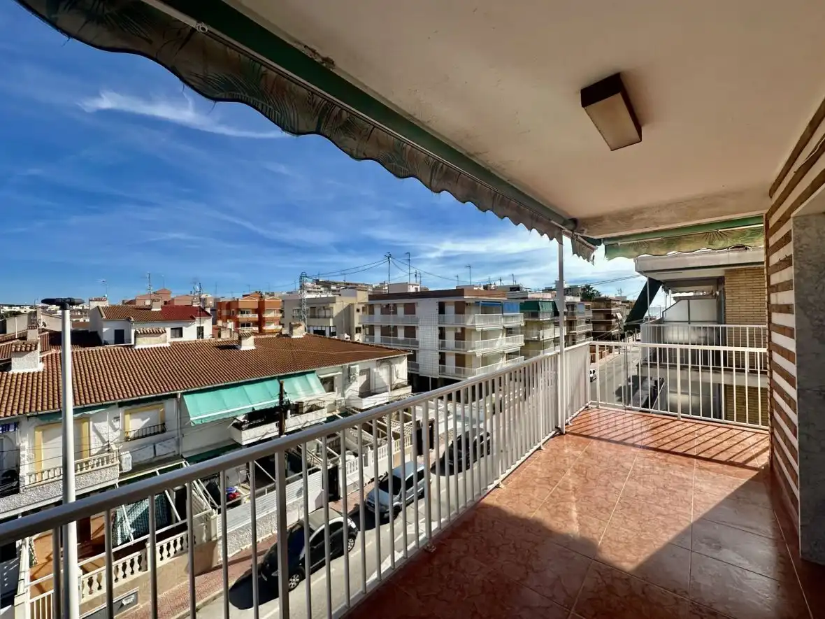 Außenansicht von Wohnungen zum Verkauf in Santa Pola mit Heizung, Terrasse und Abstellraum